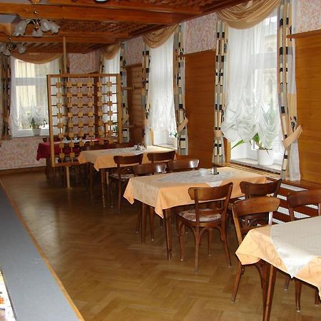 Hotel-Restaurant-Adler Райхенбах-им-Фогтланд Екстериор снимка